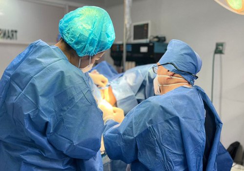 Dr. Jorge Ojeda Ortiz Cirugía Oncológica y Ginecológica en Pachuca, Hidalgo Experto en Detección y Tratamiento de Cáncer Mamario y Cervicouterino