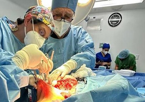 Dr. Jorge Ojeda Ortiz Cirugía Oncológica y Ginecológica en Pachuca, Hidalgo Experto en Detección y Tratamiento de Cáncer Mamario y Cervicouterino